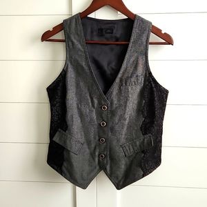 Old navy vest with lace decor